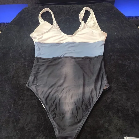 Colorblock One-Piece Swimsuit CUPSHE SWIMWEAR ONE-PIECE - Picture 12 of 13